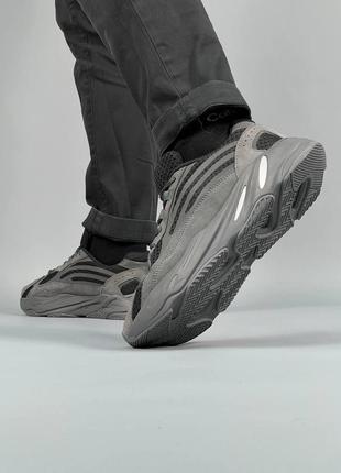 Adidas yeezy boost 700 v2 gray black3 фото