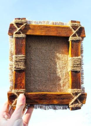 Крутая деревянная рамка с плетениями из бечевки4 фото