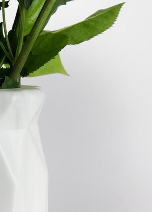 Ваза для квітів пластикова рифлена 18 см, білий4 фото