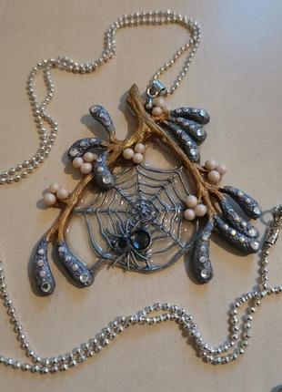 Кулон "spider on a branch" 🕸️🕷️