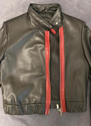Кожаная короткая куртка