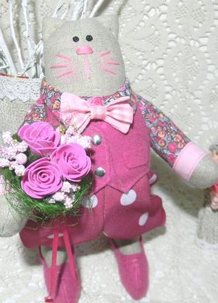 Текстильний котик джентельмен.інтер'єрна лялька в рожевому вбранні.ексклюзив.5 фото