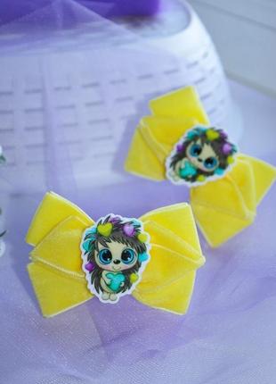 Бархатные бантики, желтые с ежиками - резиночки для девочек, желтые банты в садик, желтые бантики