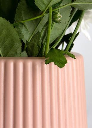 Ваза для квітів висока рифлена пластикова 30 см, рожевий3 фото