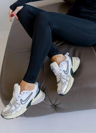 Женские кожаные сетка кроссовки nike runtekk wmns white silver, женские кеды найк белые, женская обувь