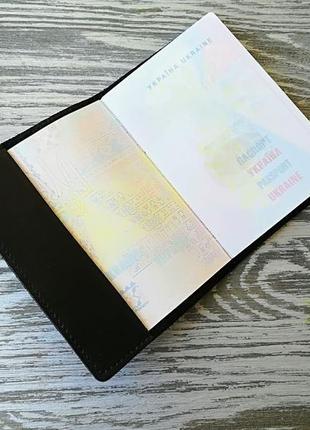 Обкладинка на паспорт чорний лев4 фото