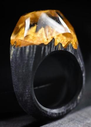 Перстень з дерева і епоксидної смоли ручної роботи1 фото