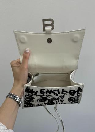 Женская крутая сумка кожаная  фирменная balenciaga баленсиага брендована с надписями на плече новинка4 фото