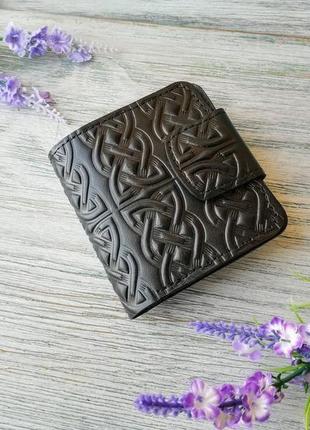 Жіноче портмоне маленьке чорне на 4 відділу з натуральної шкіри "кельтський вузол" mini гаманець