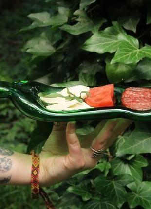 Скляна тарілка з сплюснутої пляшки для подачі сиру, м'яса, закусок jameson green зроблено в україні2 фото
