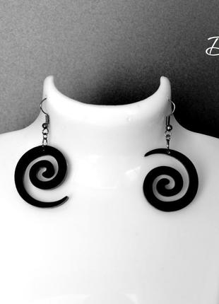 Серьги асимметричные " улитка"