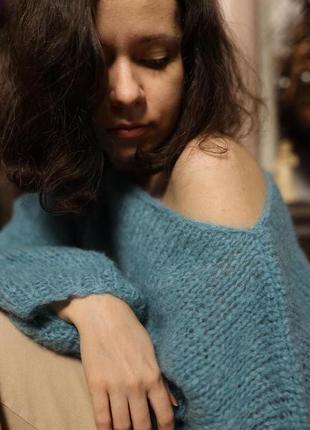 Женский свитер из итальянского кидмохера на шелке, нежный свитер с открытым плечом9 фото