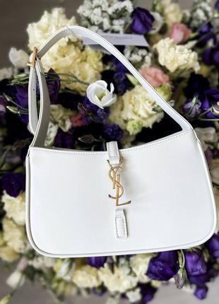 Трендовая сумка багет ив сен лоран женская сумочка багет yves saint laurent белая брендовая сумочка на плечо3 фото