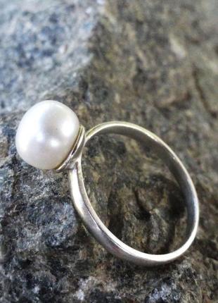 Серебряное кольцо с белой натуральной жемчужиной2 фото