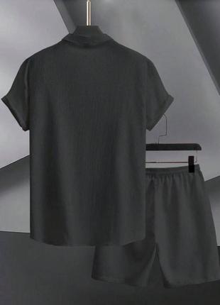 Чоловічий літній зручний трендовий однотонний костюм двійка футболка та шорти креп жниварка2 фото