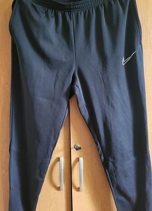 Спортивные штаны nike therma-fit