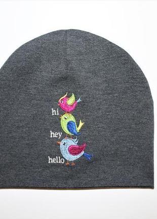 Детская шапка с вышивкой "hi, birds"