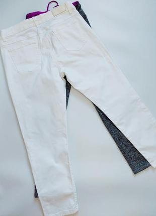 Женские белые укороченные джинсы со стразами от бренда angels4 фото