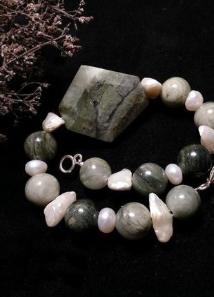 Серебряный браслет пренитовый кристалл