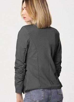 Брендовый стильный пиджак с карманами h&m этикетка3 фото