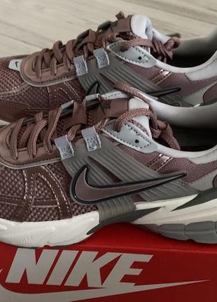 Кроссовки nike v2k run оригинал2 фото