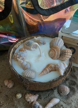Свічка натуральна в кокосовій шкаралупі6 фото