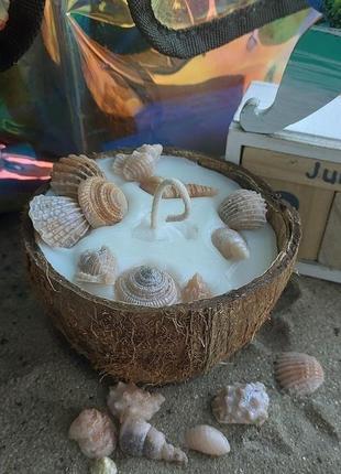 Свеча натуральная в кокосовой скорлупе5 фото