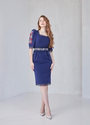Вышитое женское платье "маки карандаш" синее6 фото