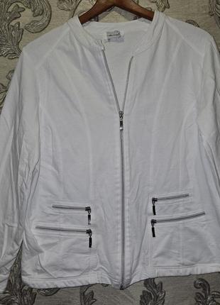 Белая лёгкая летняя куртка,бомбер, жакет collection8 фото