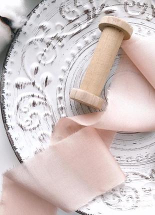 Шелковая лента для свадебного букета, оформления пригласительных цвета румянец (blush)5 фото
