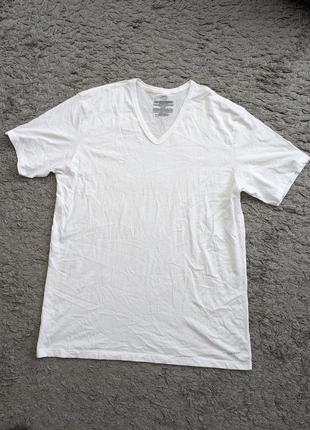 Базовая футболка calvin klein, size xl, состояние новой, плечи 52 подмышки 58 длина 80