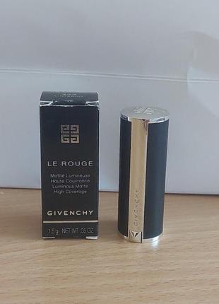 Помада givenchy l'interdit.3 фото