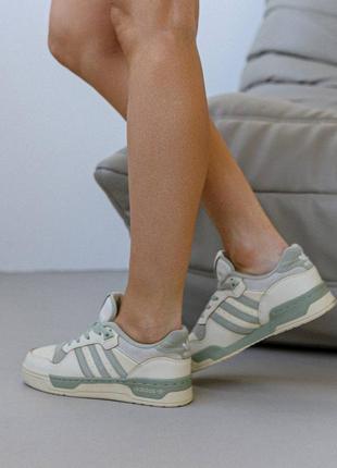 Женские кроссовки adidas originals rivarly beige olive3 фото