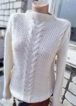 Теплый вязаный свитер цвета топленого молока1 фото