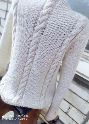 Теплый вязаный свитер цвета топленого молока3 фото