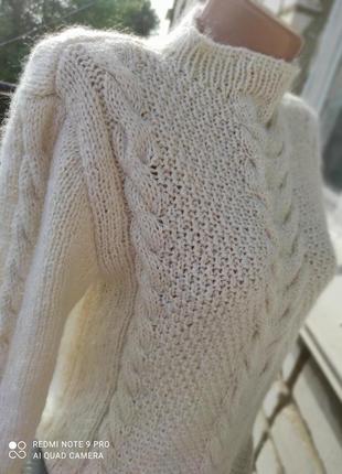 Теплый вязаный свитер цвета топленого молока5 фото