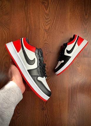 Кросівки чоловічі nike air jordan 1 low white & black & red2 фото