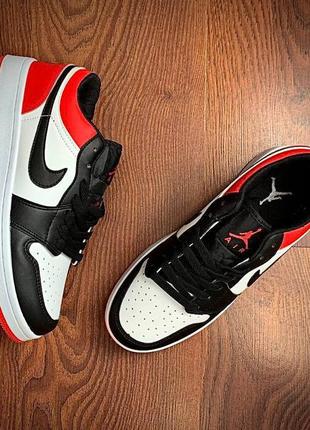 Кроссовки мужские nike air jordan 1 low white &amp; black &amp; red3 фото