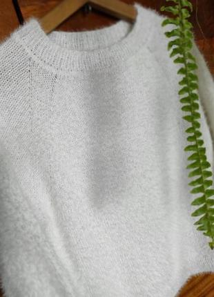 Белый свитер-реглан "нежность"5 фото
