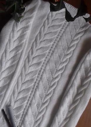 Білий ошатний светр, в'язаний спицями3 фото