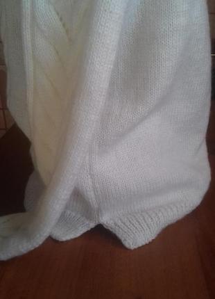 Білий ошатний светр, в'язаний спицями8 фото