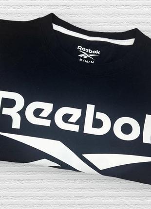 Стильная и оригинальная футболка reebok