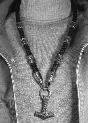 Кожаный шнур с рунами. мужское украшение на шею с рунами и вороном. молот тора.4 фото