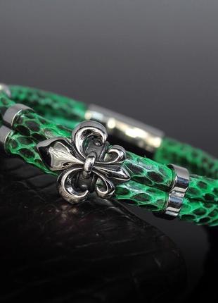 Женский браслет "геральдическая лилия" из натуральной змеиной кожи. зелёный.1 фото