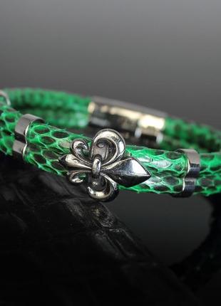 Жіночий браслет "геральдична лілія" із натуральної зміїної шкіри. зелений.3 фото