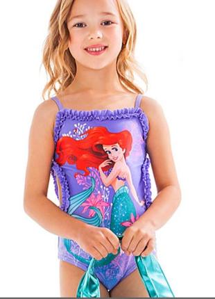 Мегакрутой слитный купальник в мультяшный принт ariel на 9-10 лет на 140 см disney store1 фото