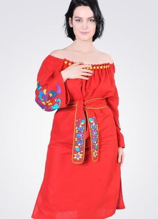 Платье-вышиванка с большими стеклянными бусинами, красный лен