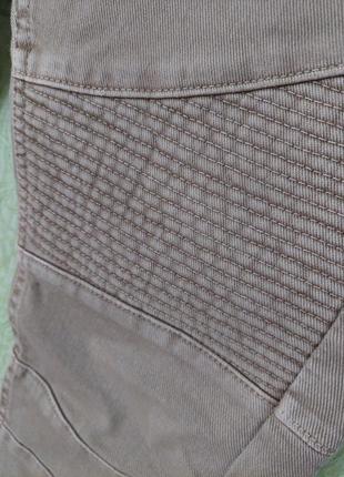 Джинси чоловічі вузькі   сіро- бежевого  кольору2 фото