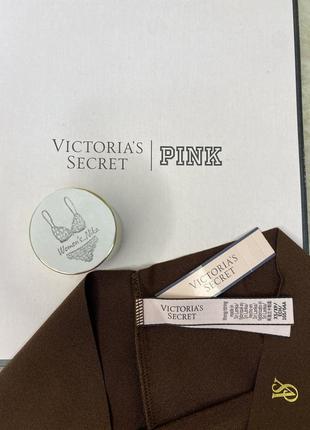 Трусики стринги victoria’s secret xs s m l xl бесшовные c логотипом vs шоколадные виктория сикрет3 фото