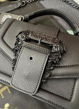 Жіноча невелика чорна сумка versace з ланцюжком10 фото